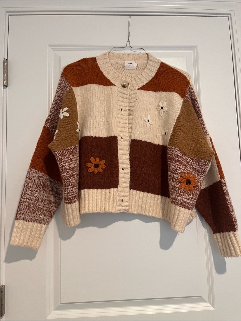 Women’s Chunky Colorblock Floral Embroidered Cardigan Sweater - Cream & Rust